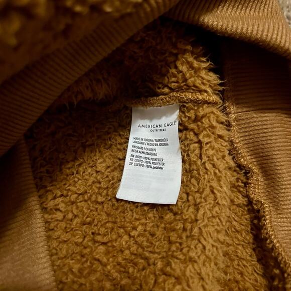 American Eagle Sherpa Teddy Pullover size Medium - Picture 6 of 10